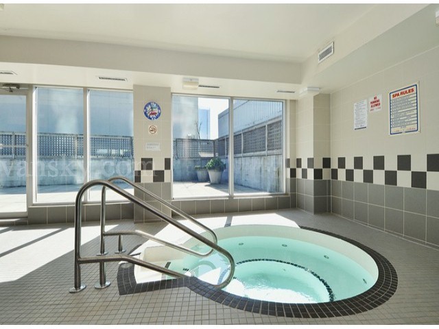 210702171316_Hot Tub and Outside Patio.jpg